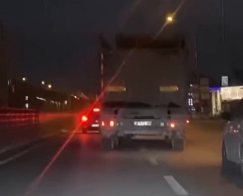 Bursa’da TIR dehşet saçtı! Makas attı, taciz etti, sürücüleri sıkıştırdı…