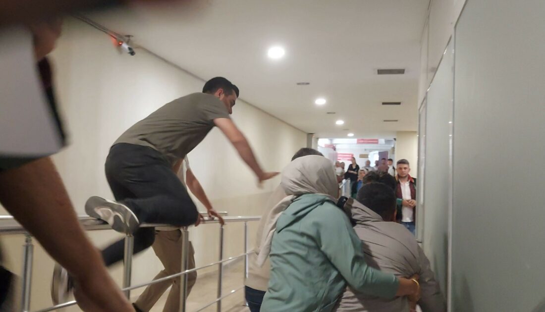 Ceza talebini duyan aileler adliye koridorunda birbirine girdi