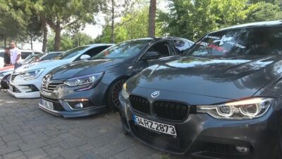 Bursa’da modifiye tutkunları eserlerini sergiledi