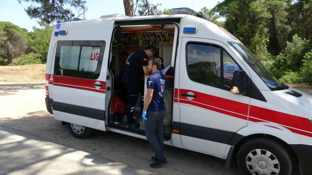 Virajı alamayan otomobil takla attı
