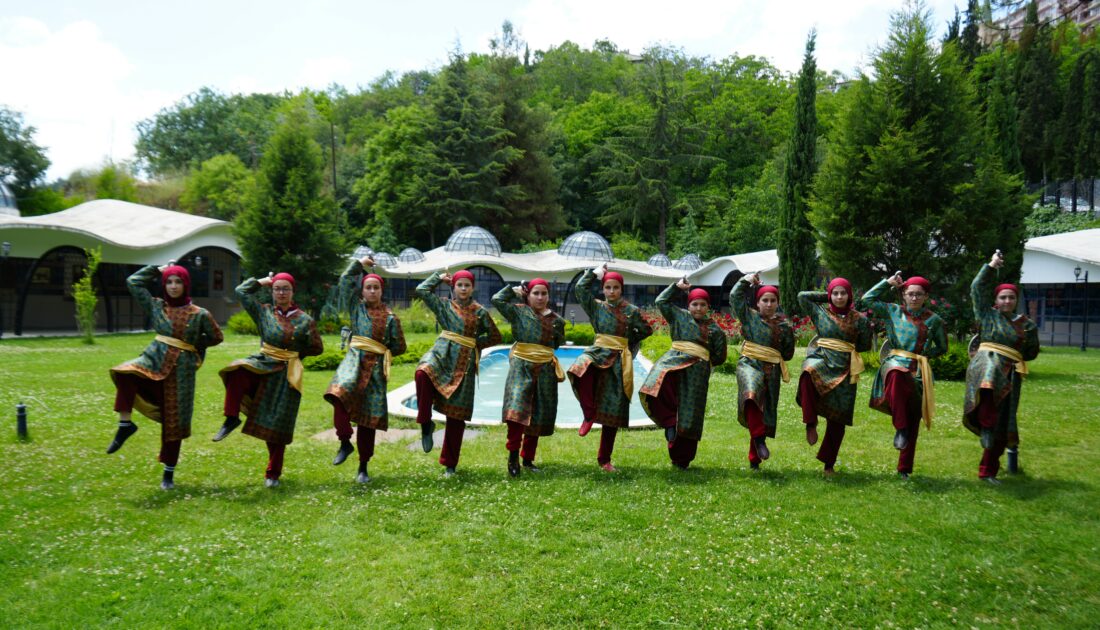 Türkiye’nin bir ilk!.. Bursa’da kızlarda kılıç kalkan ekibi kuruldu
