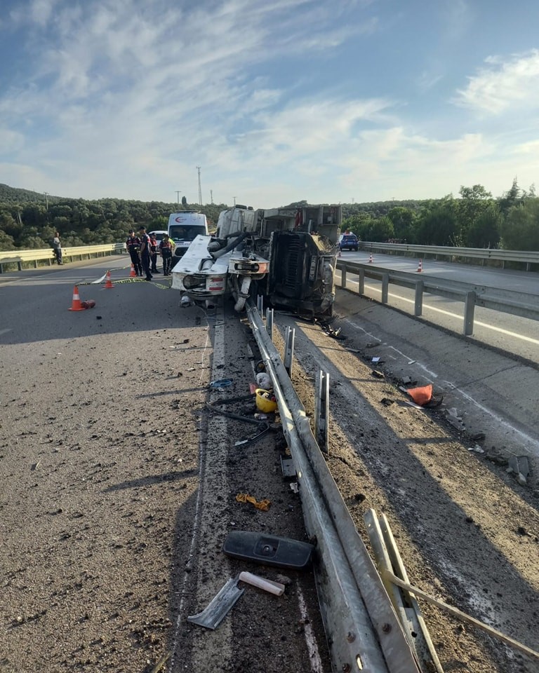 Beton mikseri devrildi: 1 ölü, 1 yaralı