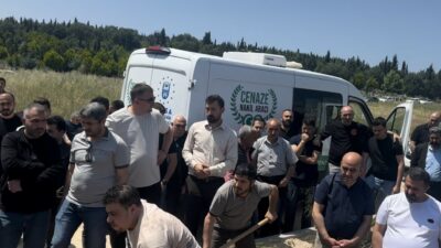 Bursa’da 7 yaşındaki Yüsra’nın acı vedası…Hastaneye yürüyerek gitti cenazesi çıktı…