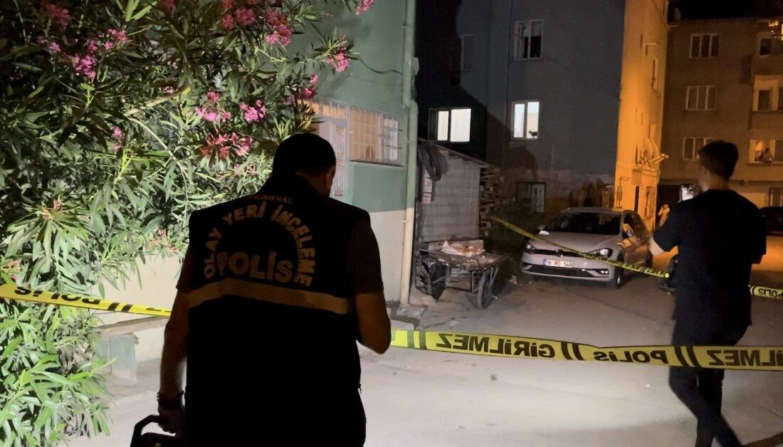 Bursa’da akrabalar arasında kavga: Baba-oğul yaralandı