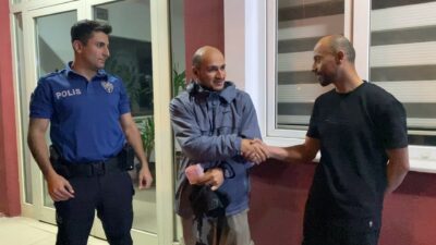 Bursa’da insanlık ölmemiş dedirten olay! Yolda bulduğu 25 bin lirayı sahibine teslim etti
