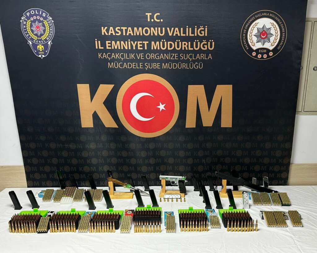16 adrese operasyon: 12 gözaltı