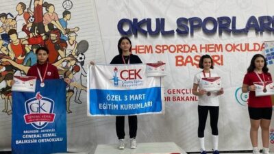 3 Mart öğrencisi Ada Küfeciler Türkiye Eskrim Şampiyonu oldu