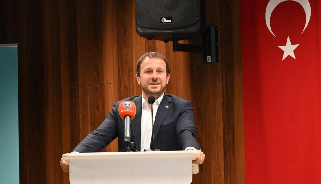 Bursa Milletvekili Ahmet Kılıç kaza geçirdi: 1 ölü