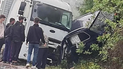 Bursa’daki feci kazada kamyon 2 aracı biçti: Anne ve oğlu öldü