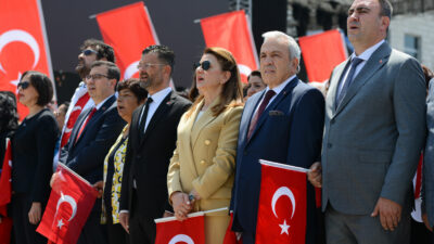 Nilüfer’de 19 Mayıs kutlamaları çelenk töreniyle başladı