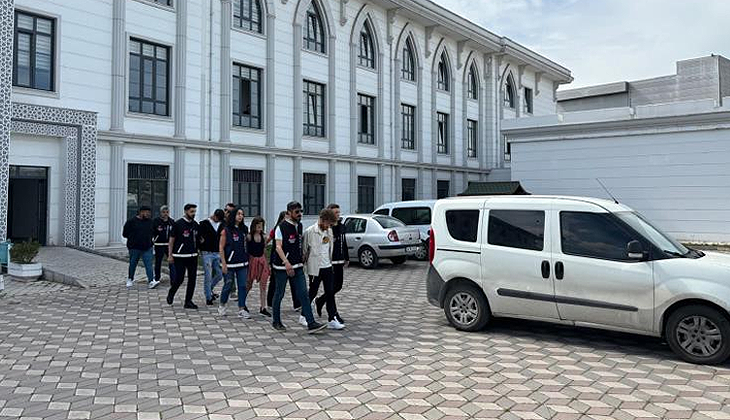 18 yaşındaki kızı öldürüp kaza süsü vermişti, tutuklandı