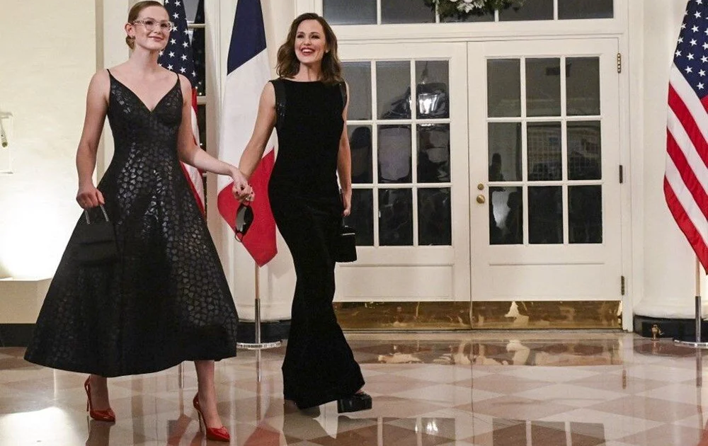 Jennifer Garner’ın mutluluk gözyaşları: Kızı liseden mezun oldu