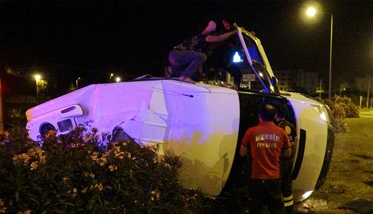 Mersin’de polis minibüsü kaza yaptı