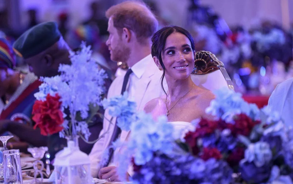 Meghan Markle Prenses Diana’nın kolyesini taktı