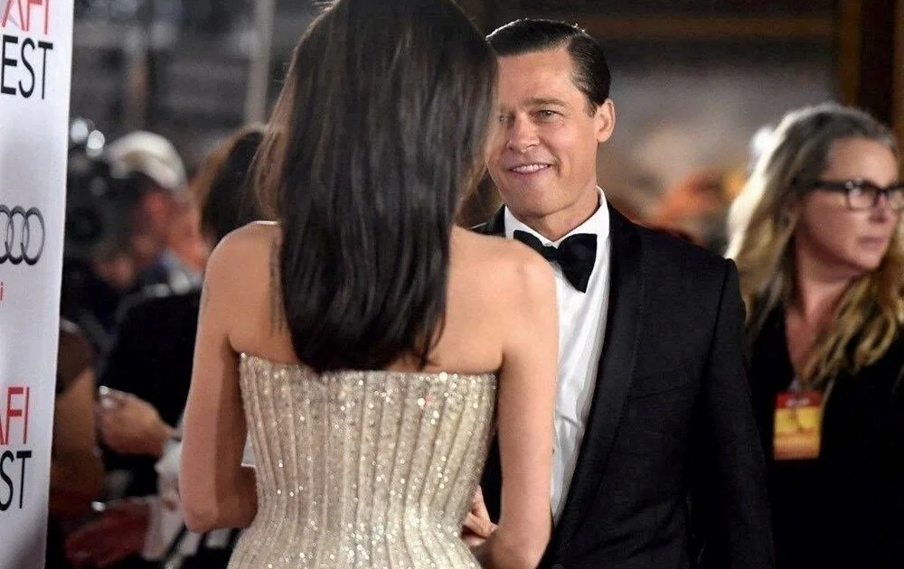 Angelina Jolie ile Brad Pitt’in kızı Vivienne babasının soyadını kullanmıyor