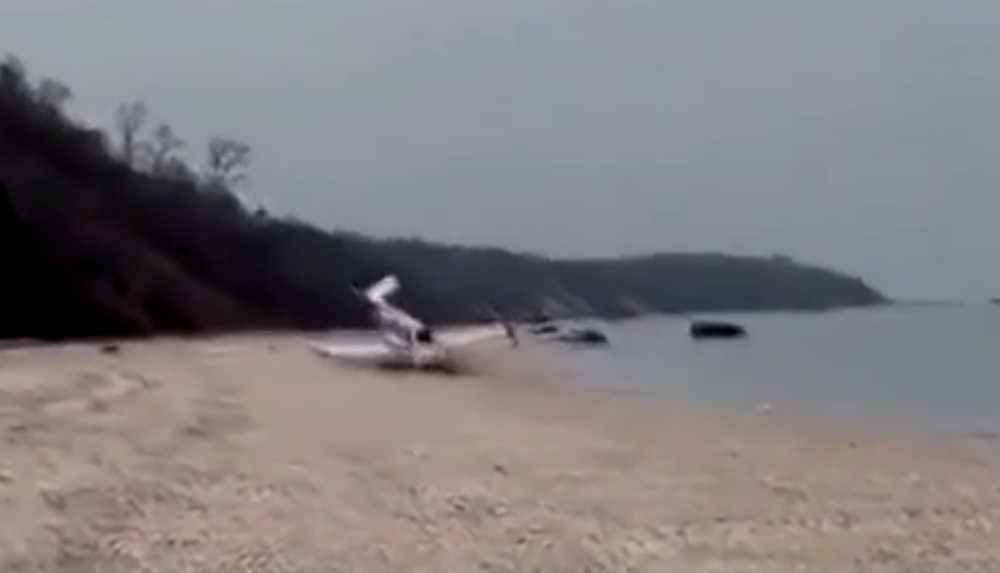 ABD’de küçük uçak plaja acil iniş yaptı