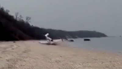 ABD’de küçük uçak plaja acil iniş yaptı
