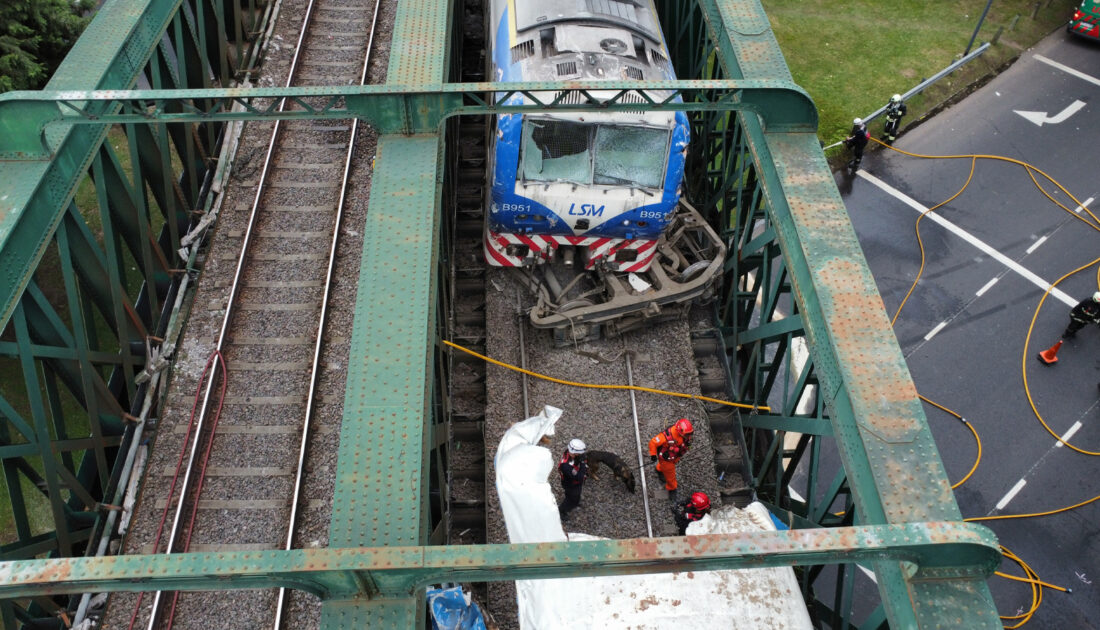 Arjantin’de yolcu treni boş trene çarptı: 90 yaralı Arjantin’de yolcu treni boş trene çarptı: 90 yaralı