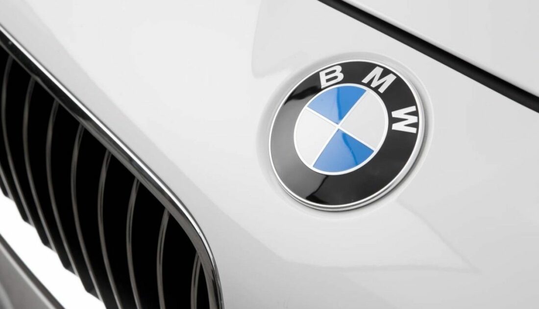 BMW’den tarihi değişiklik! Benzinli araçlardaki harf kalkıyor