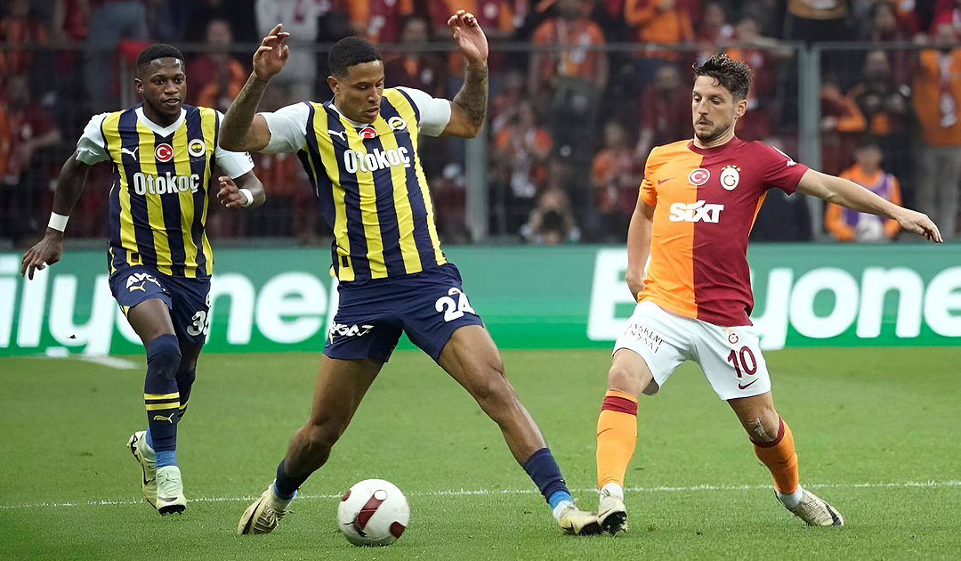 Şampiyonluk yarışı son haftaya kaldı: Derbinin galibi Fenerbahçe