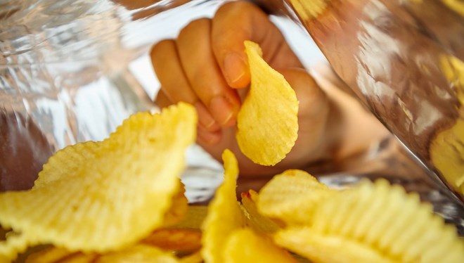 Baharatlı cips can aldı: Kalp krizi geçiren genç hayatını kaybetti