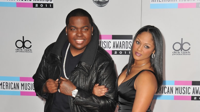 Ünlü şarkıcı Sean Kingston ve annesi tutuklandı