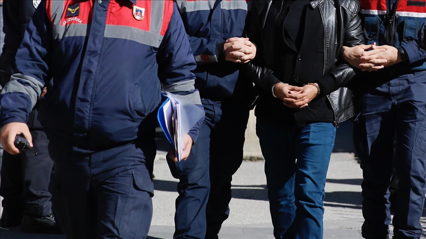 Jandarma’dan 16 ilde dolandırıcılara baskın!