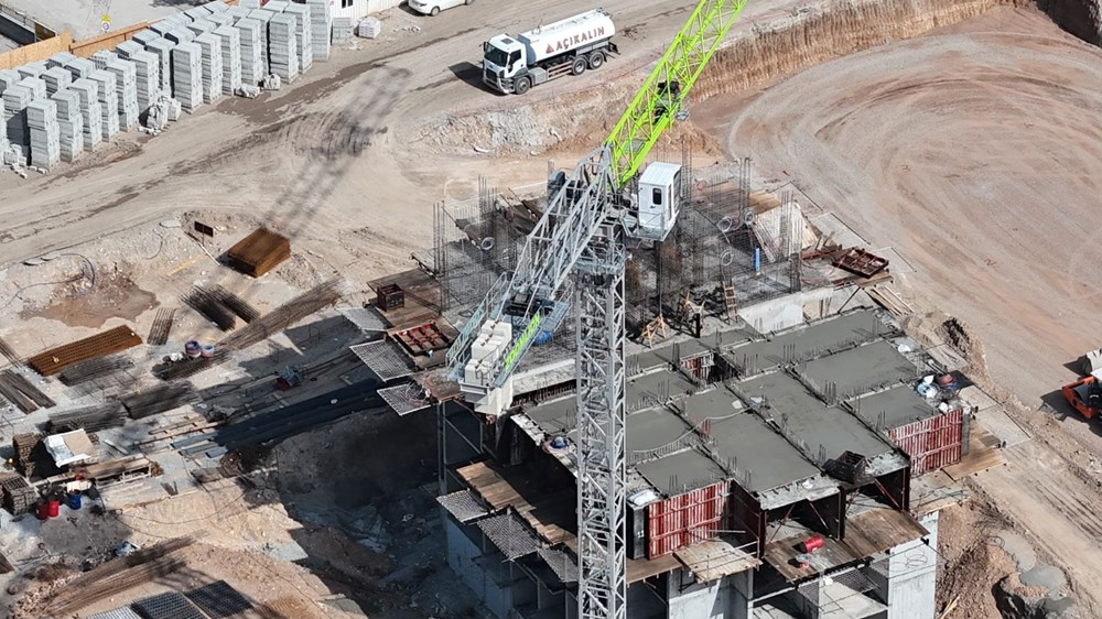 1400 kişiye mezar olan Ebrar Sitesi’nde binalar yükseliyor