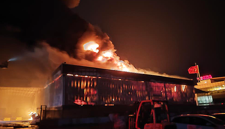 Adana’da motosiklet fabrikasında yangın