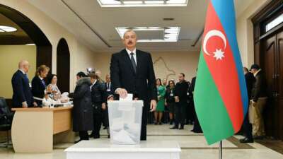 Azerbaycan Milli Meclisi’nden Aliyev’e erken meclis seçimleri çağrısı