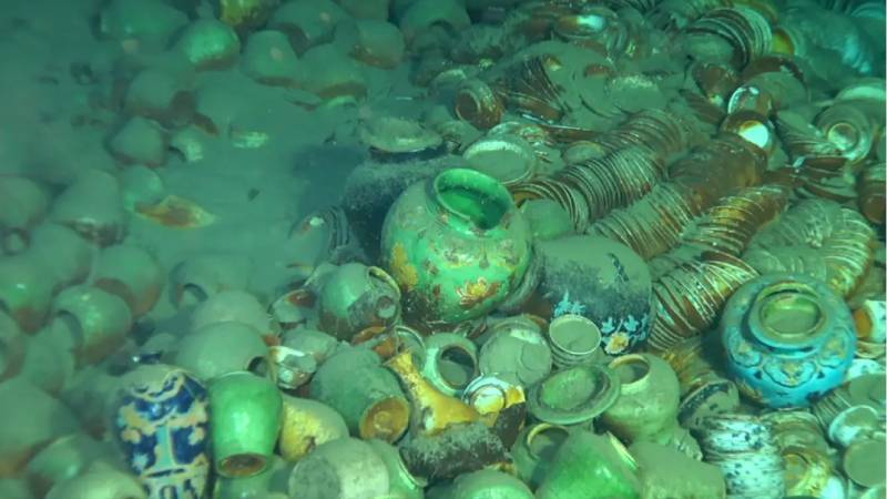 600 yıllık gemi enkazından, yüzlerce paha biçilemeyen Çin eseri çıkarıldı