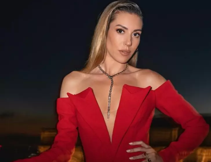 Sinem Kobal setlere geri döndü