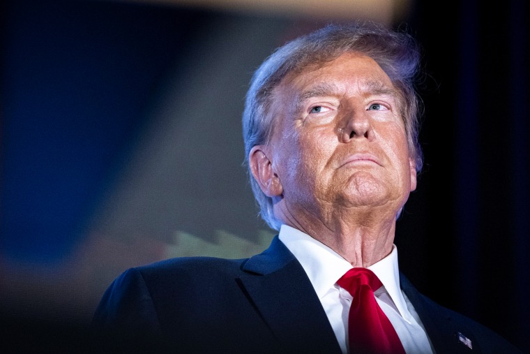 Trump’a yönelik “gizli belge” davasında savcıların konuşma yasağı talebi ele alındı