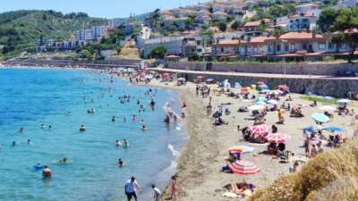 Bursa’da plajlar doldu taştı! Bayram tatilinin son günü denize akın ettiler