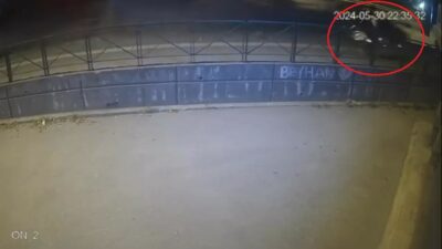Bursa’da ölüm teğet geçti! Kontrolden çıkan otomobil ağaca çarptı