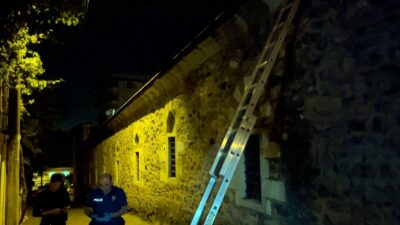 Bursa’da Osmanlı’nın ilk hastanesinde hırsızlık! Rulo yaparak çalmaya çalıştılar