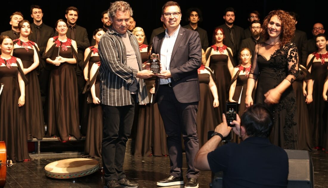 Bursa’da Nâzım Hikmet eserleri ile anıldı