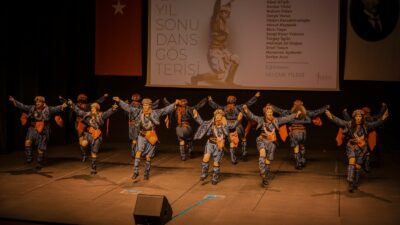 Bursa Gala Kültür Sanat Merkezi’nin dans gösteresi sanatseverlerle buluştu