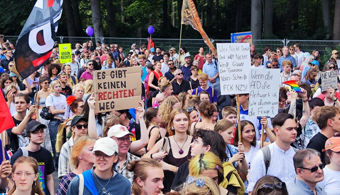 Berlin’de “Aşırı sağı durdur, demokrasiye sahip çık” mitingi