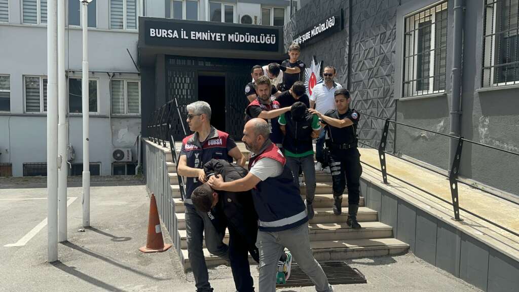Bursa’da ‘Başkomiser Volkan’ çetesini gerçek komiserler enseledi