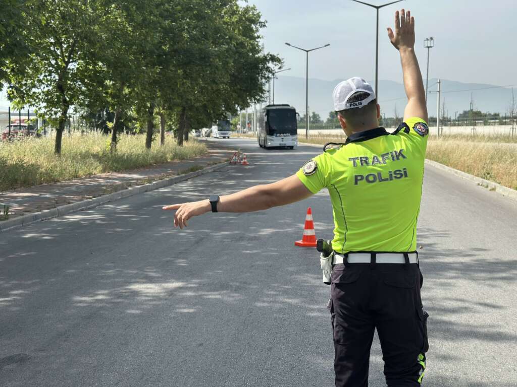 Bursa’da bayram öncesi tedbirler arttı, otobüsler teker teker durduruldu