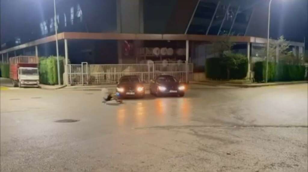 50 bin lira drift cezası yiyince otomobilin etrafında bisikletle drift attı 50 bin lira drift cezası yiyince otomobilin etrafında bisikletle drift attı