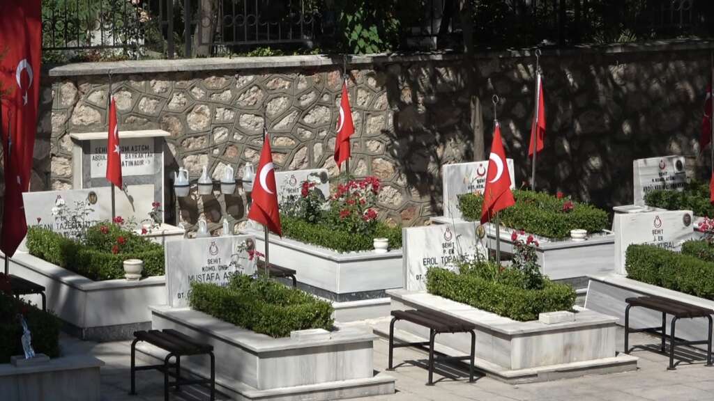 Bursa’da şehit ailelerinin bayramı buruk geçti
