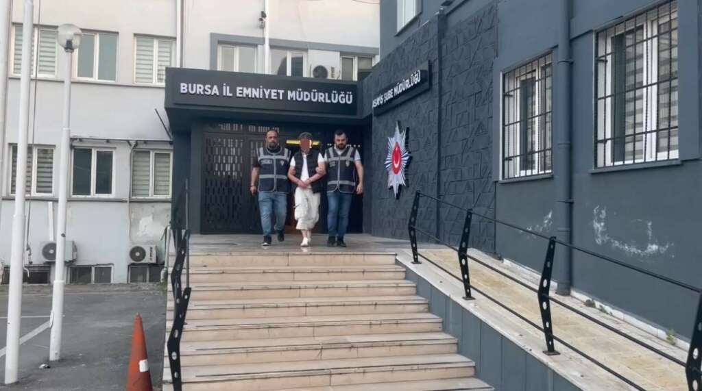 Bursa’da ‘silahlı yağma’ suçundan aranıyordu, kıskıvrak yakalandı