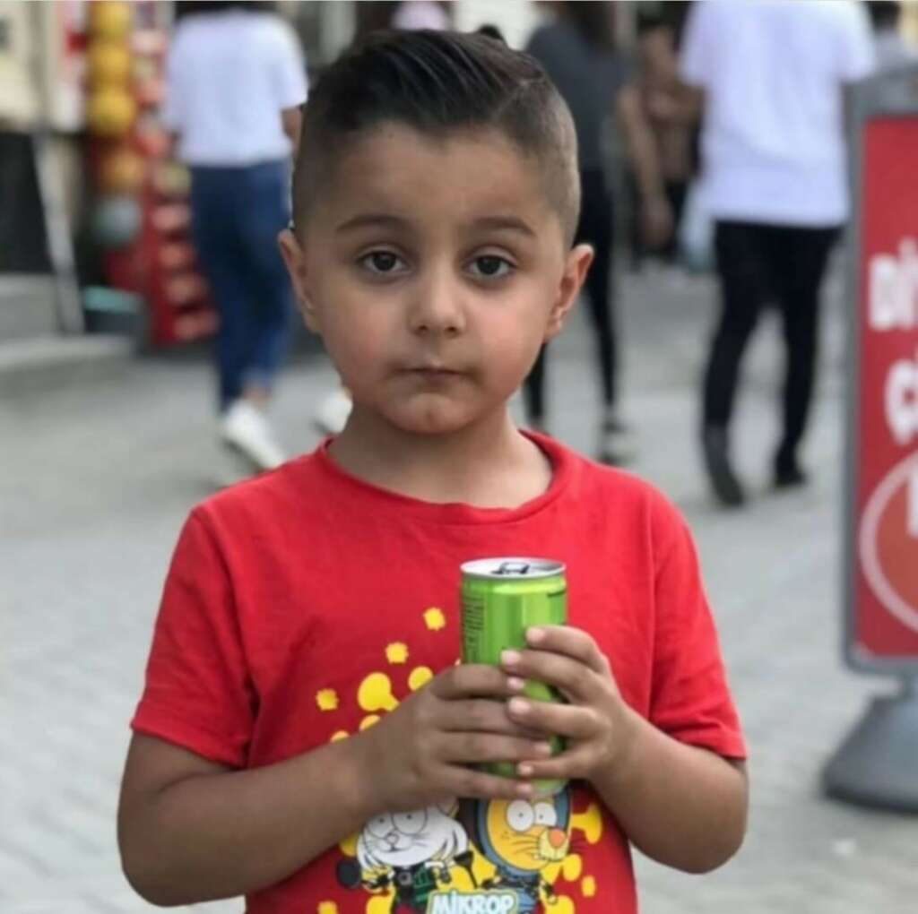 Şeker komasına giren 10 yaşındaki çocuk öldü Şeker komasına giren 10 yaşındaki çocuk öldü