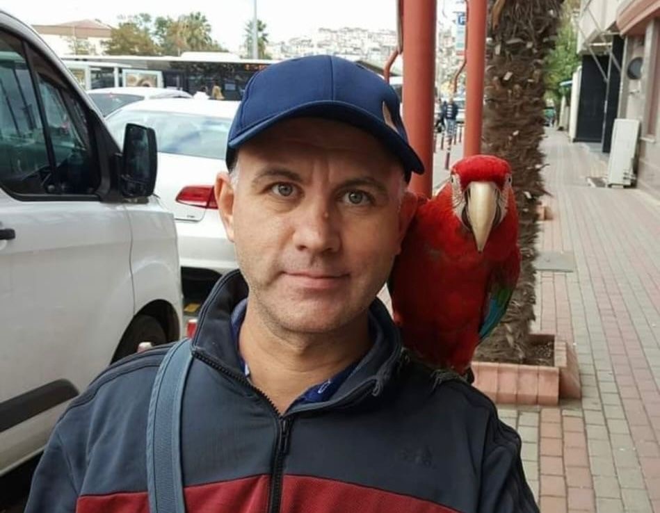 Gizli kamera skandalının zanlısı evinde ölü bulundu Gizli kamera skandalının zanlısı evinde ölü bulundu