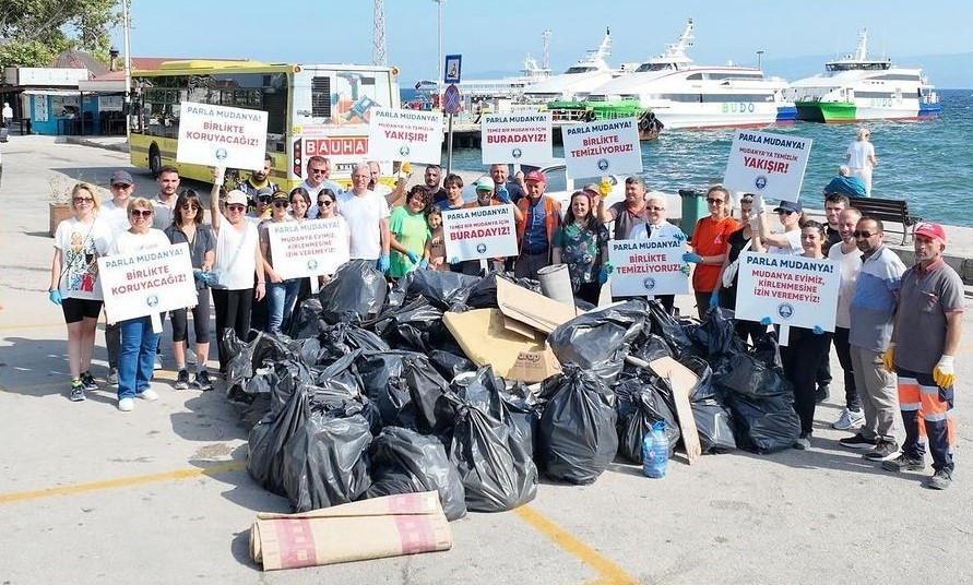 Mudanya’da bir günlük çöp bilançosu… Fotoğraf karesine zor sığdı