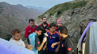 Dağda rahatsızlanan çoban 9 saat sonra hastaneye sevk edildi