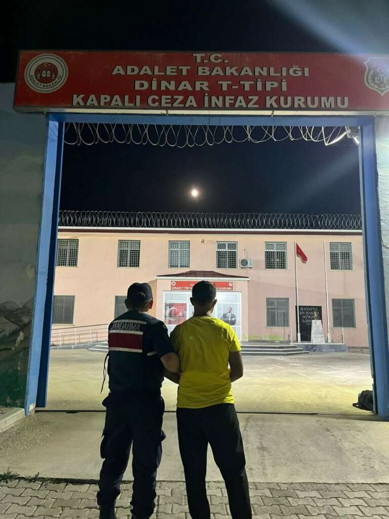 Cinsel istismar suçundan aranan şahsı jandarma yakaladı Cinsel istismar suçundan aranan şahsı jandarma yakaladı