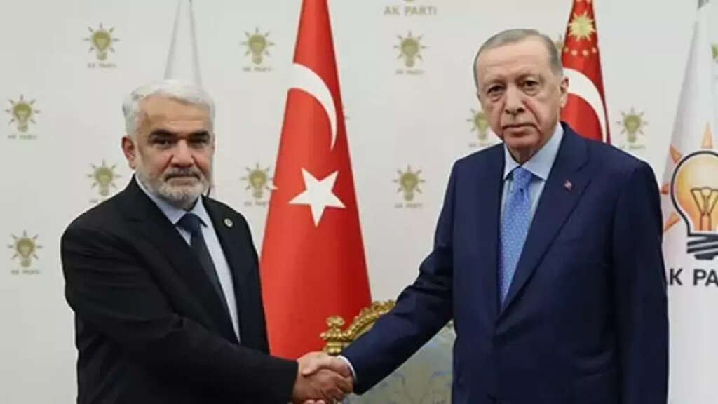 Cumhurbaşkanı Erdoğan, HÜDA-PAR Genel Başkanı’nı kabul etti Cumhurbaşkanı Erdoğan, HÜDA-PAR Genel Başkanı’nı kabul etti